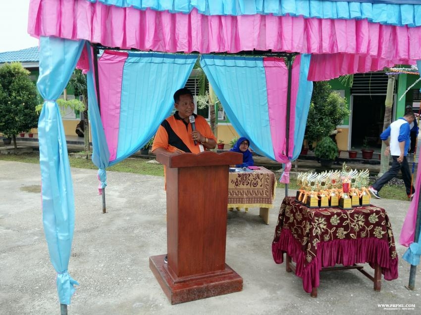 Arman, S.A.P Kepala Sekolah SMPN 2 Bukit Batu